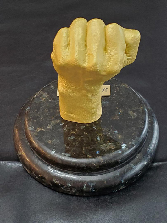 Jackie Chan Fist Light Gold (,999)